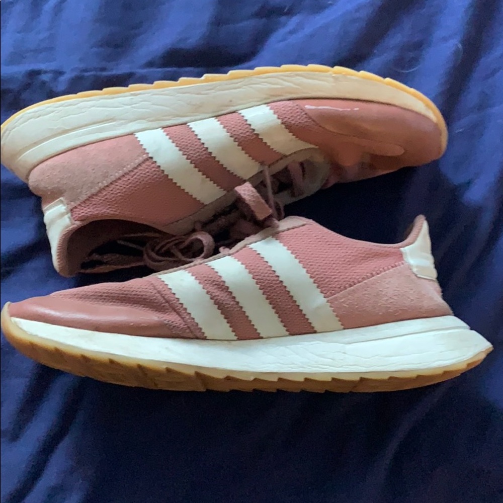 rose gold adidas tennis shoes